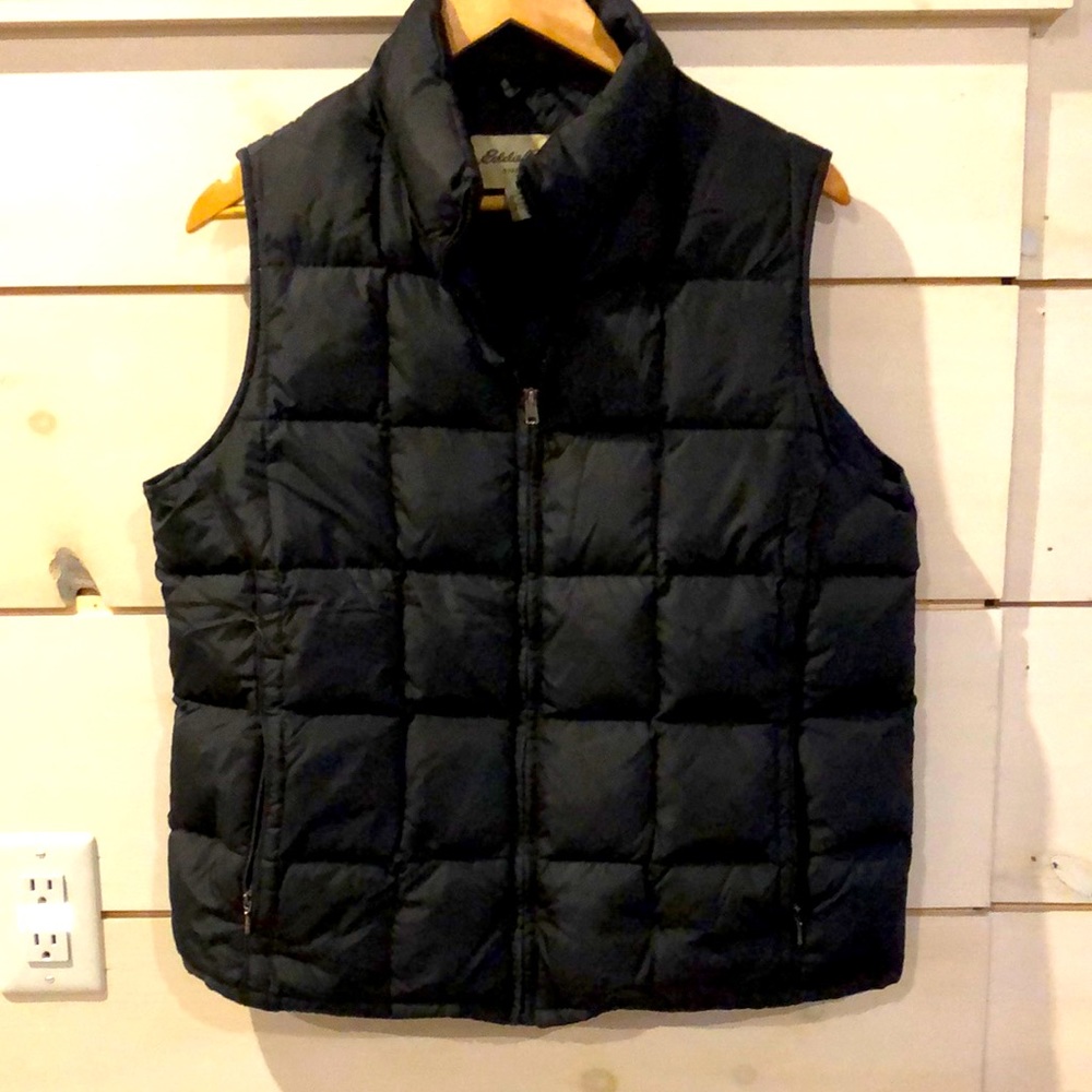 W’s Eddie Bauer black vest